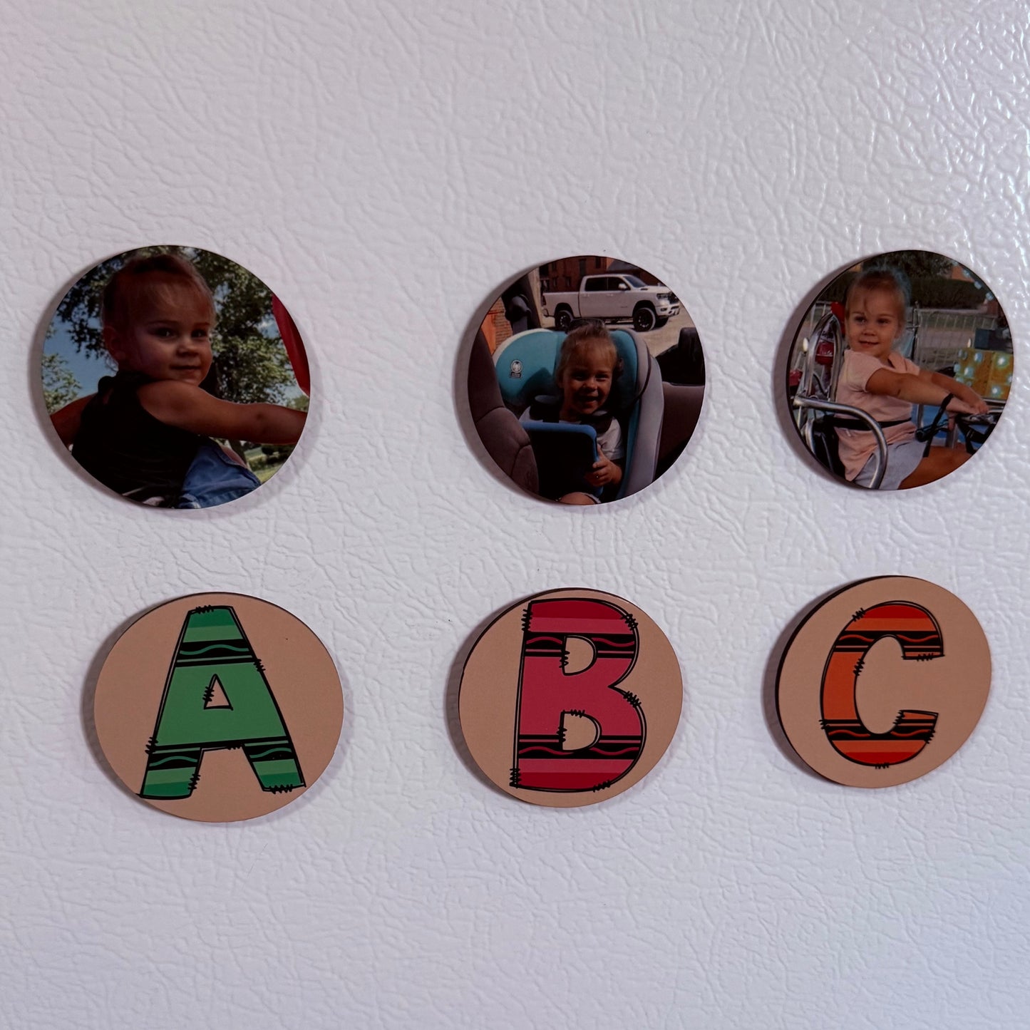 Custom Circle Photo Magnet – Personalized Keepsake Gift, Anniversary & Wedding Favor